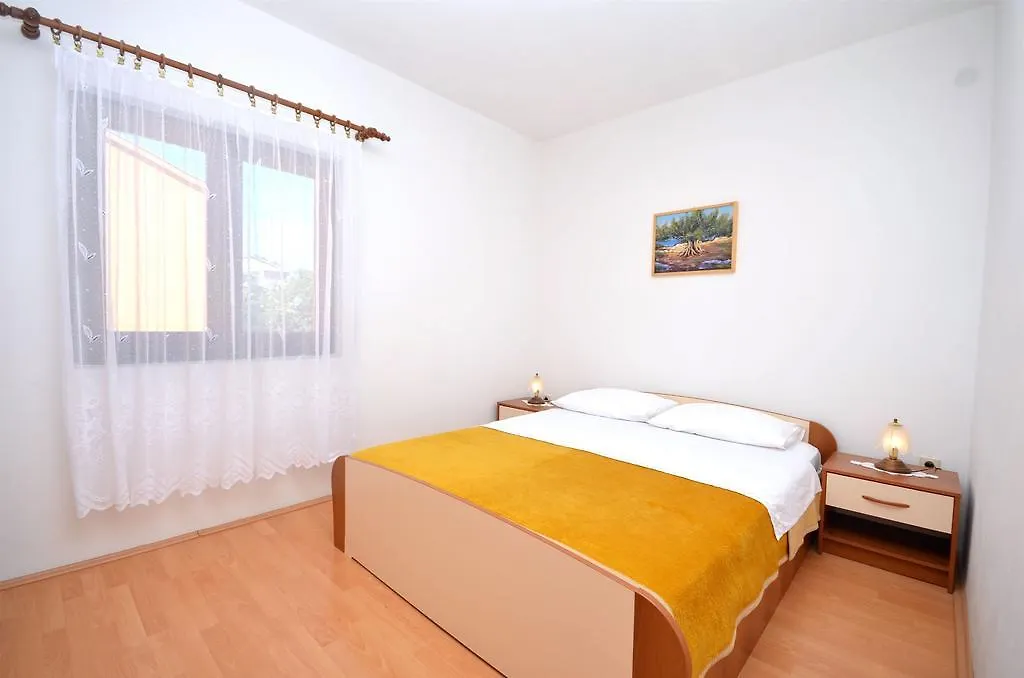 Apartments Tome Povljana