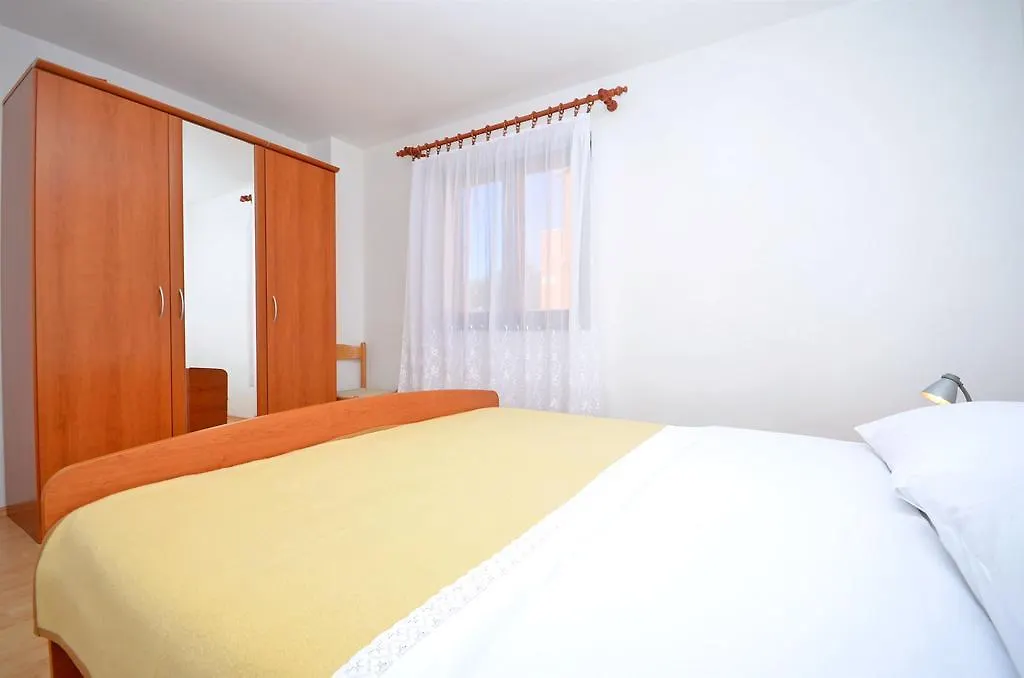 Apartments Tome Povljana Croatia