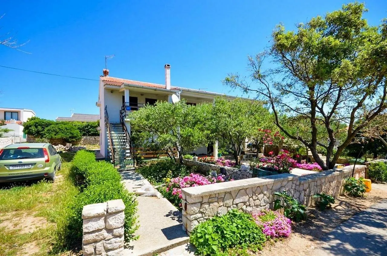 Apartments Tome Povljana Croatia